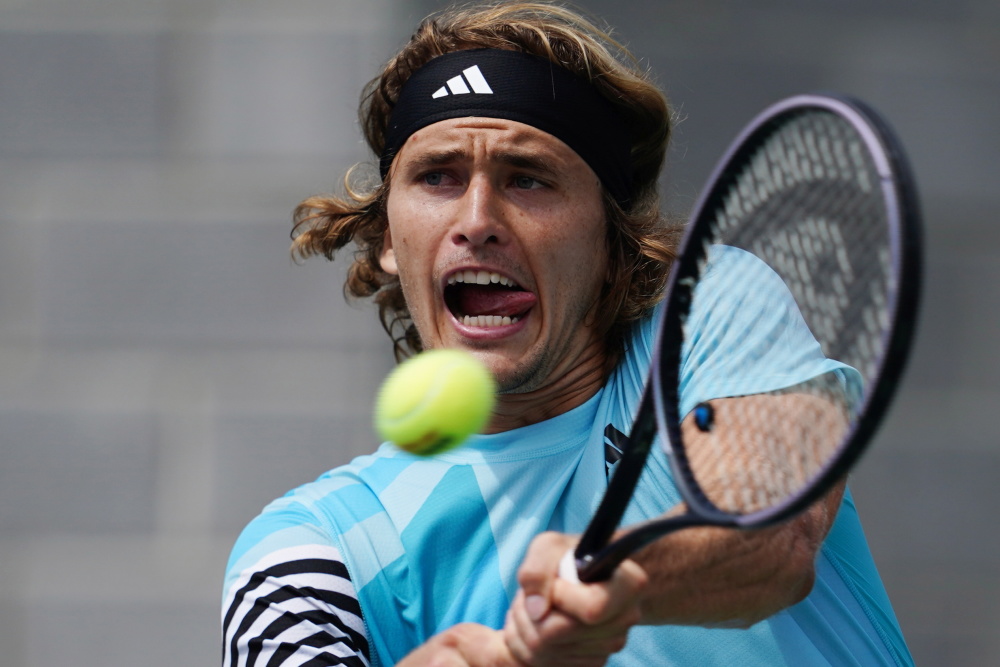 包含英国网球队轻取日本网球队，兹维列夫绝境逆转的词条