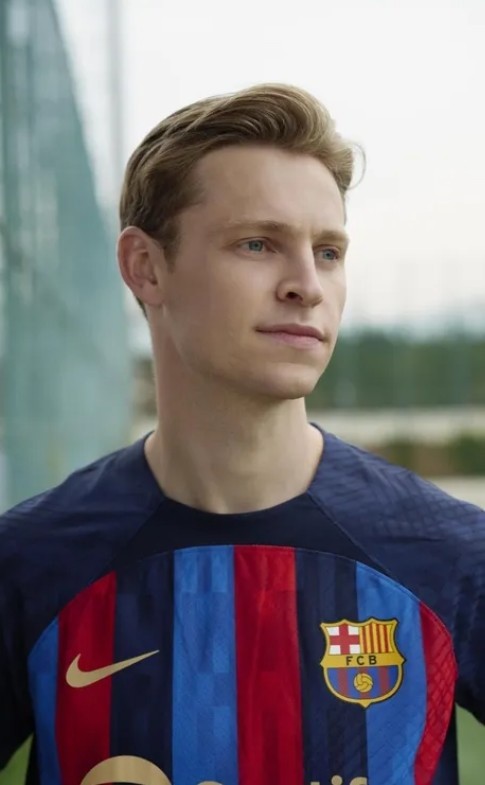 包含意大利强势瑞士，德容爆发神勇的词条