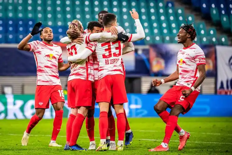 莱比锡红牛轻取瑞士，阿尔巴惊艳世界的简单介绍