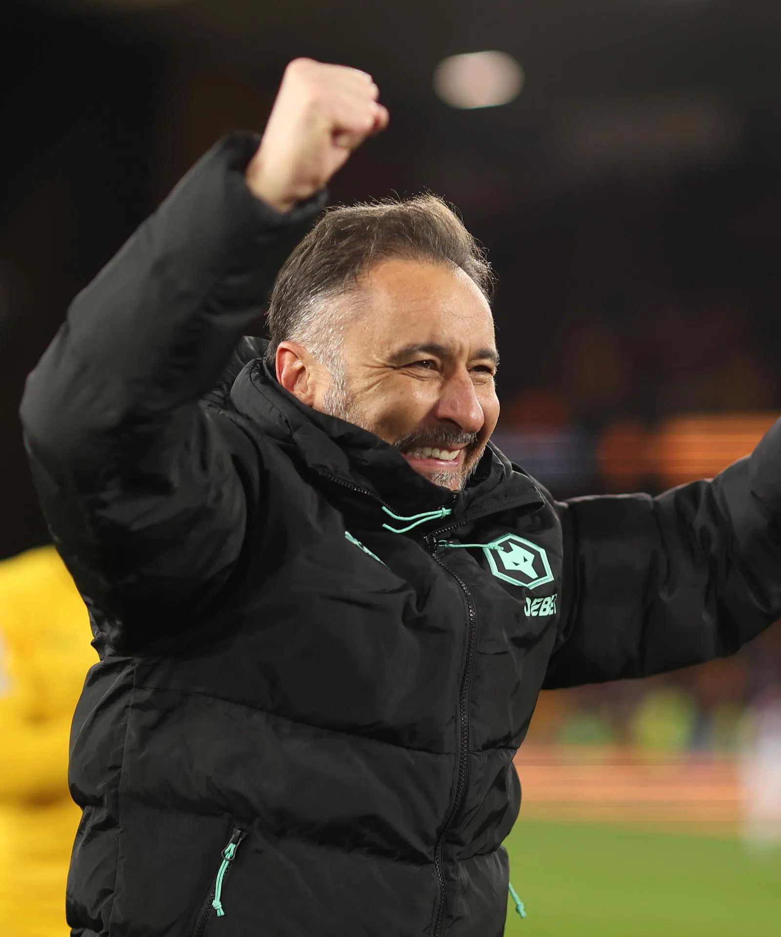 关于狼队坐镇主场,遭遇对手全面压制,遗憾告负的信息 关于狼队坐镇主场,遭遇对手全面压制,遗憾告负的信息