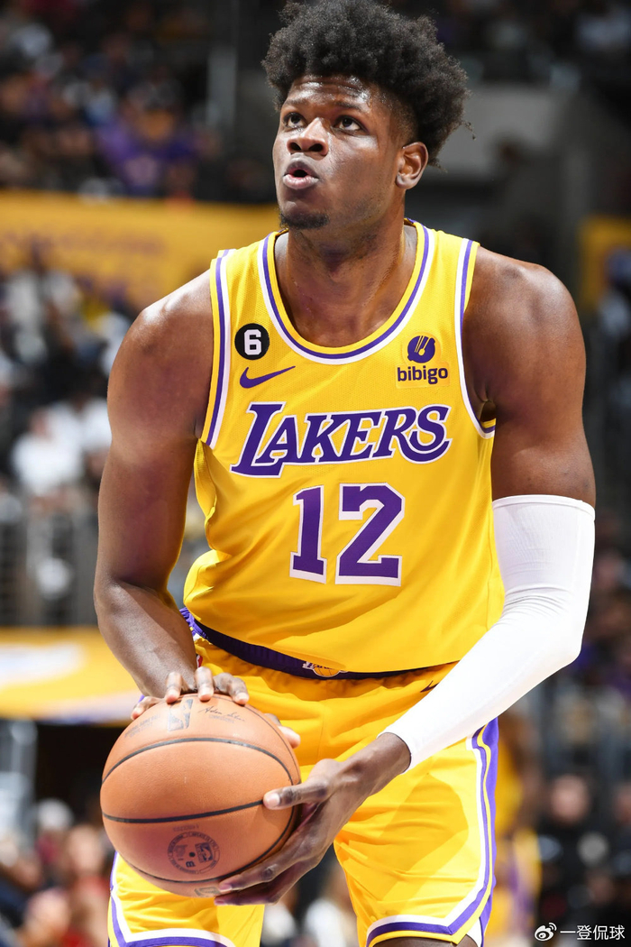 湖人队士气高昂,球员发挥全面的简单介绍 湖人队士气高昂,球员发挥全面的简单介绍