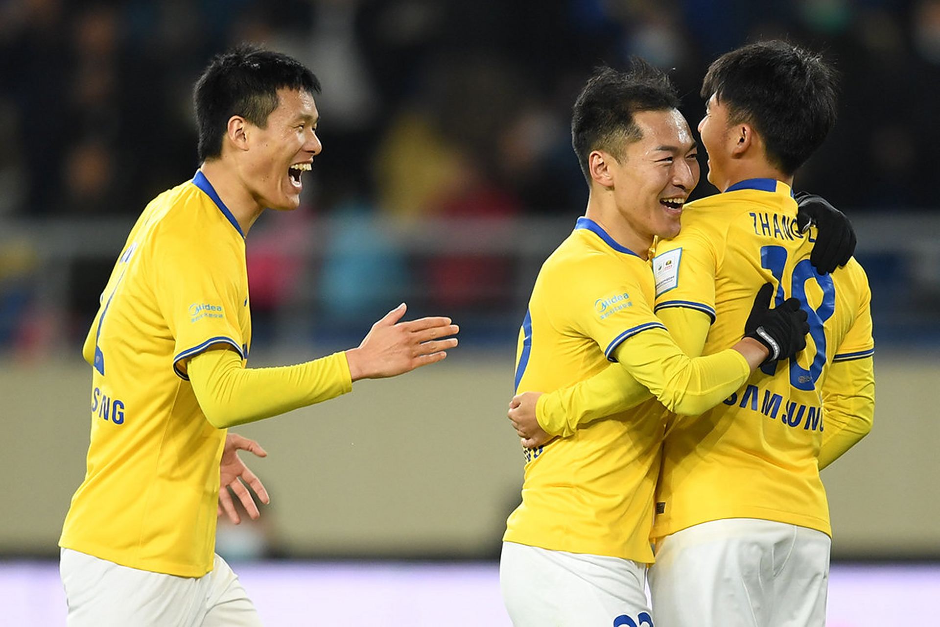 江苏苏宁赛场彰显团队合作，球员默契十足