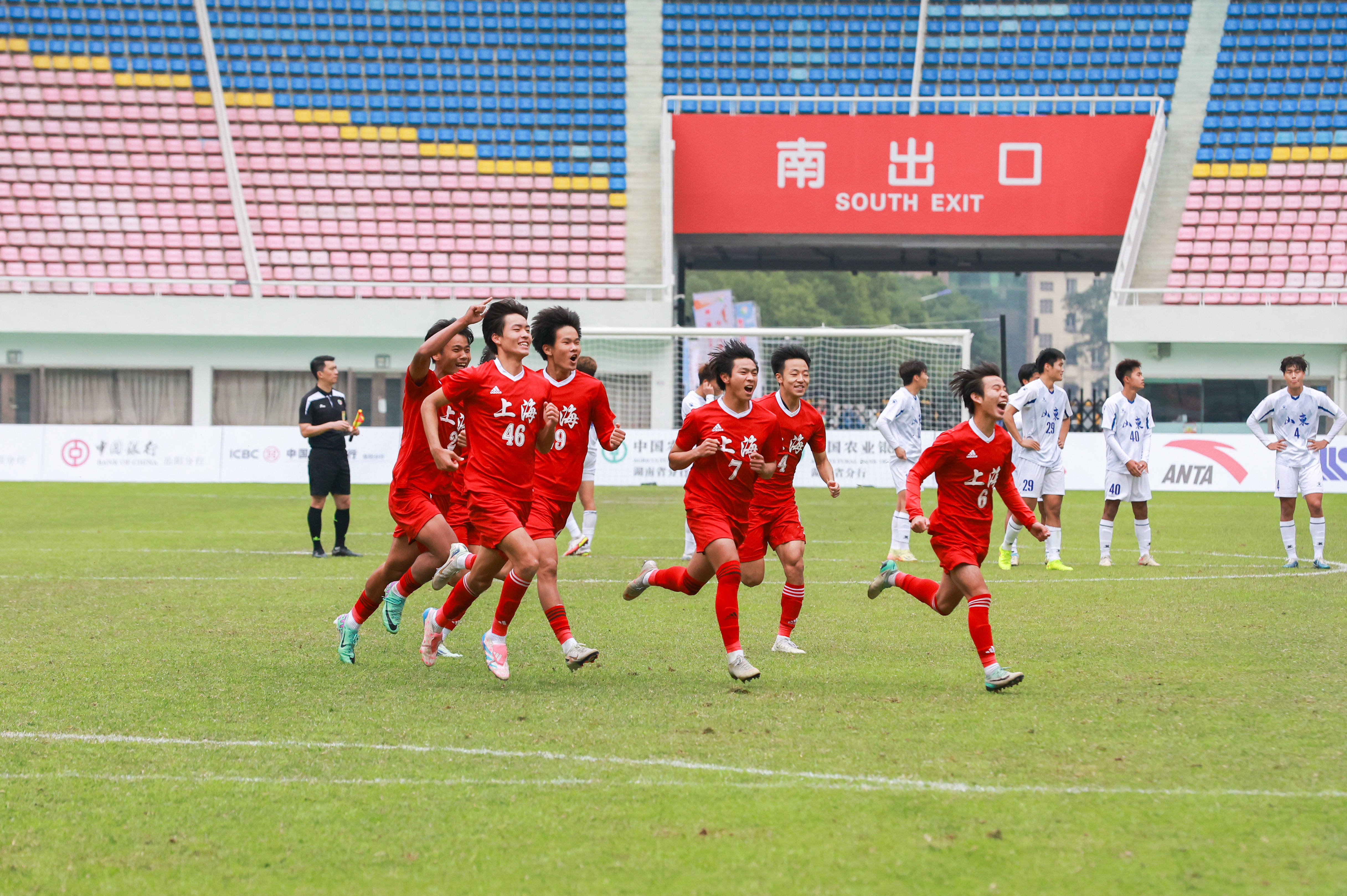 关于国内球队在亚洲赛场上正面交锋,夺得胜利!的信息 关于国内球队在亚洲赛场上正面交锋,夺得胜利!的信息