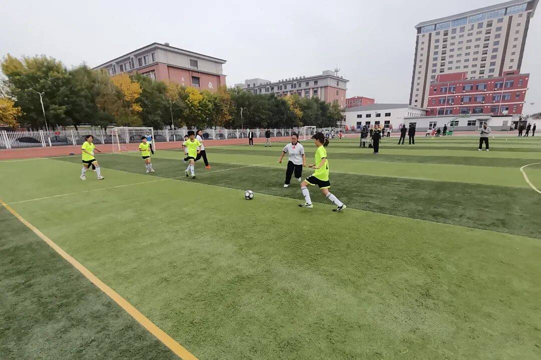 包含带着梦想的足球赛场上展现风采的词条 包含带着梦想的足球赛场上展现风采的词条