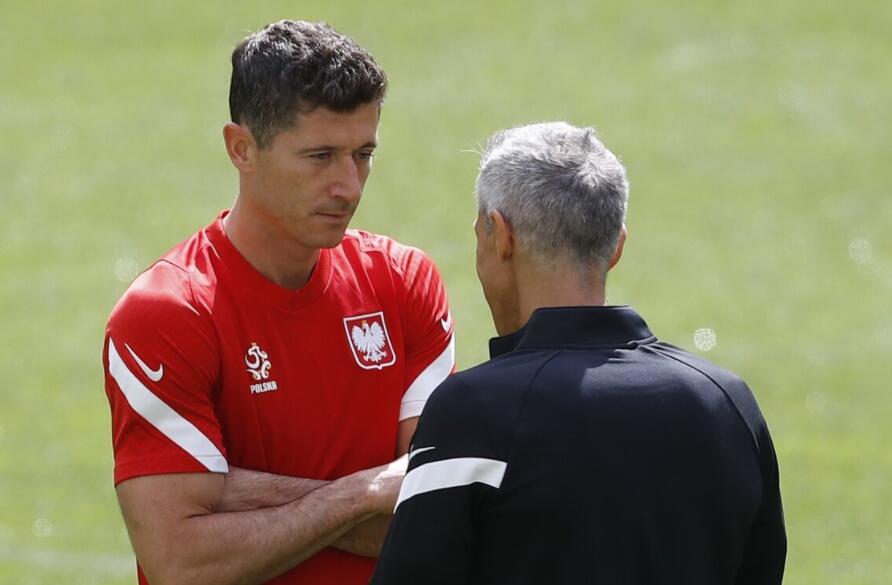 包含波兰逆转斯洛伐克,小组赛晋级未知数的词条 包含波兰逆转斯洛伐克,小组赛晋级未知数的词条