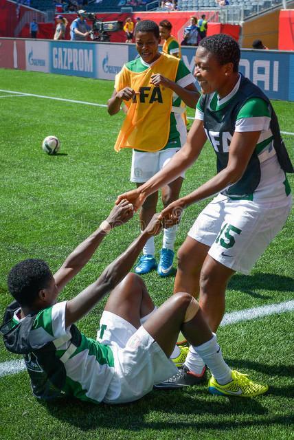 关于丹麦队沉重打击意大利并全面控制局势的信息