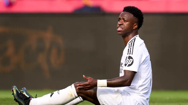 包含西班牙篮球明星因伤缺席比赛，球队逆境的词条