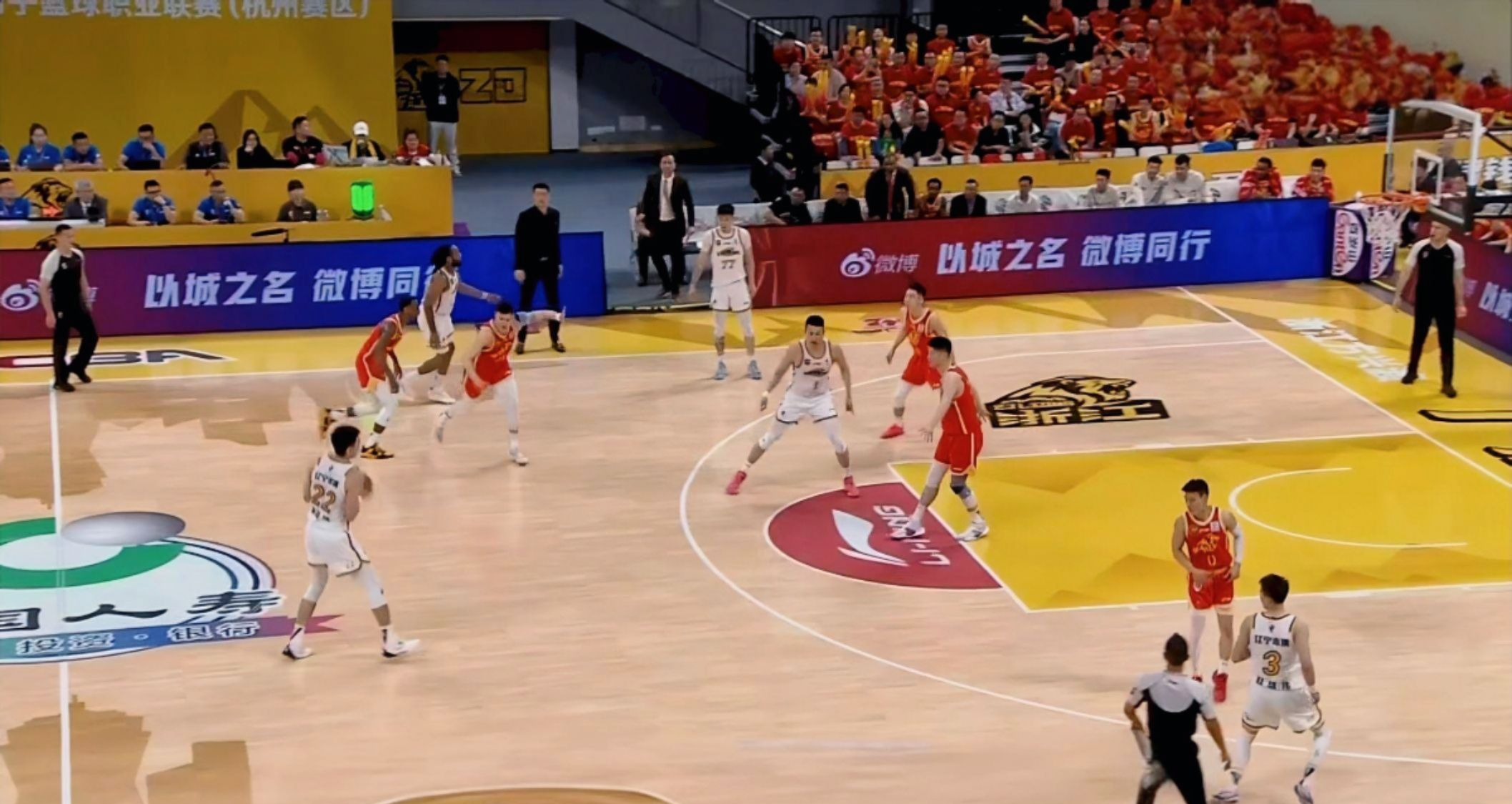 关于辽宁男篮遭遇重创，面临困难时刻的信息