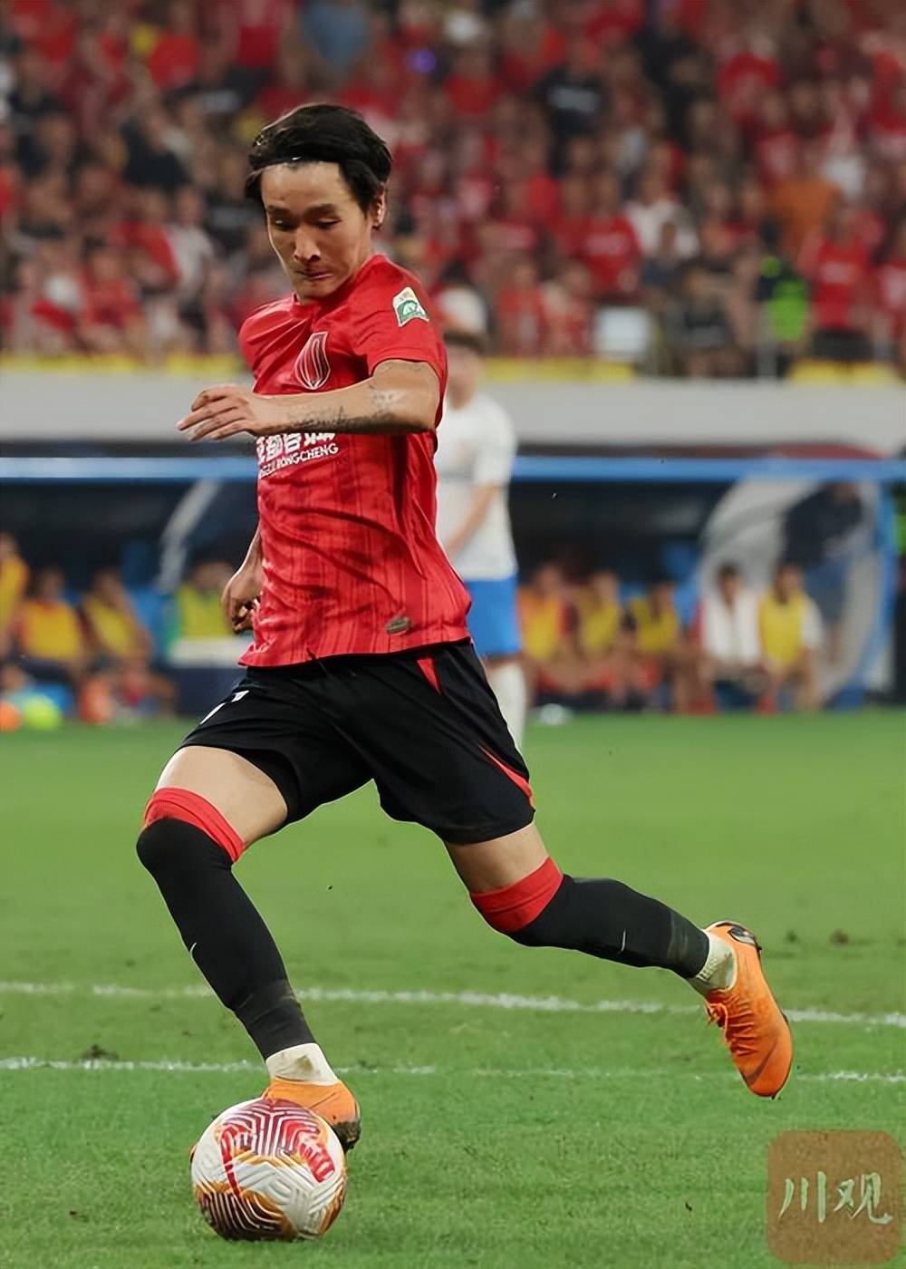 精妙配合频现球场，球队整体配合愈加默契的简单介绍