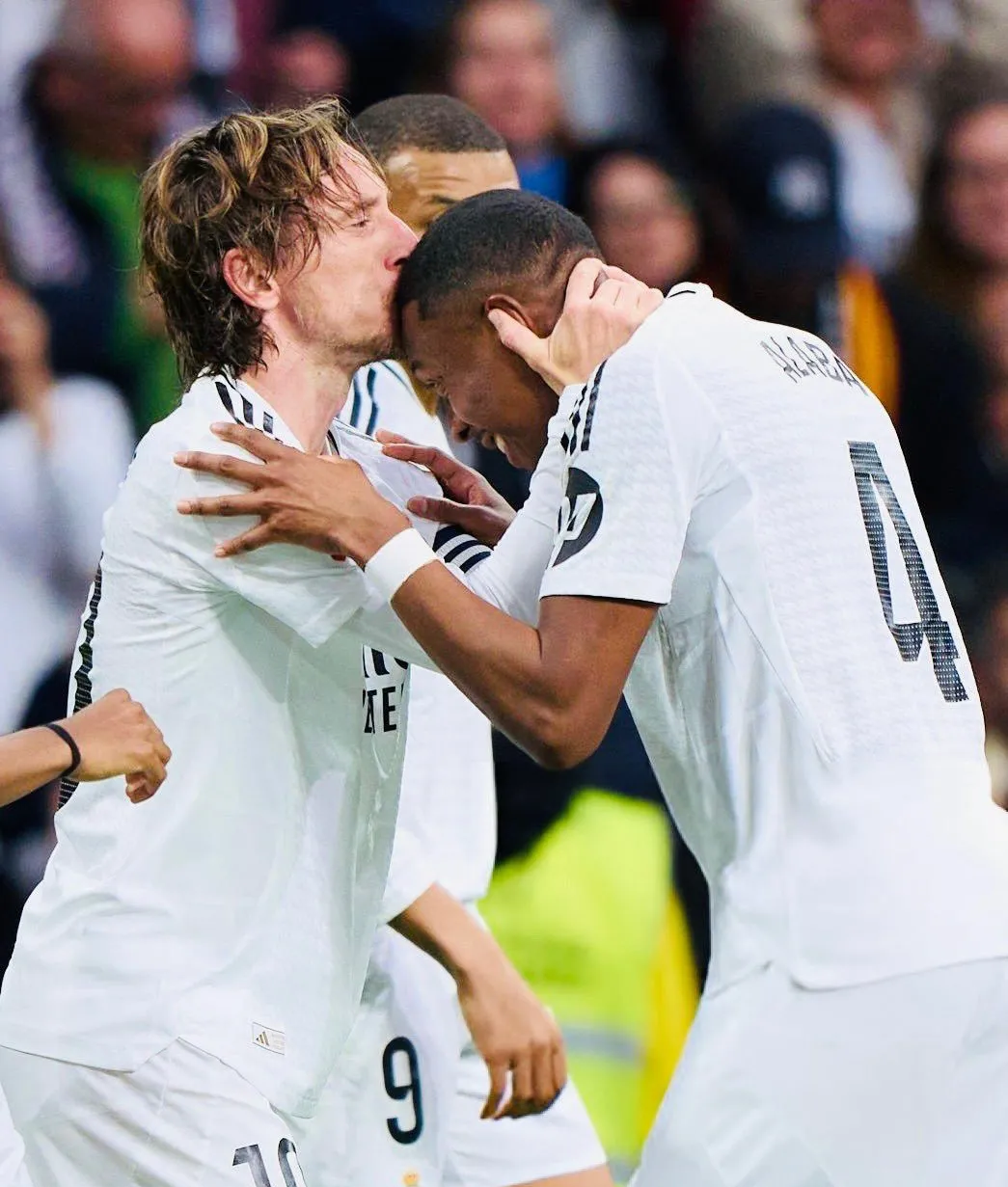 里昂逆转意大利，费兰·托雷斯关键制胜的简单介绍