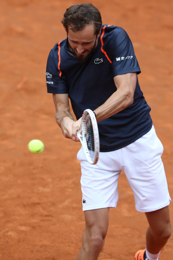 意大利网球队轻取世界网球队，梅德韦杰夫打破历史纪录的简单介绍