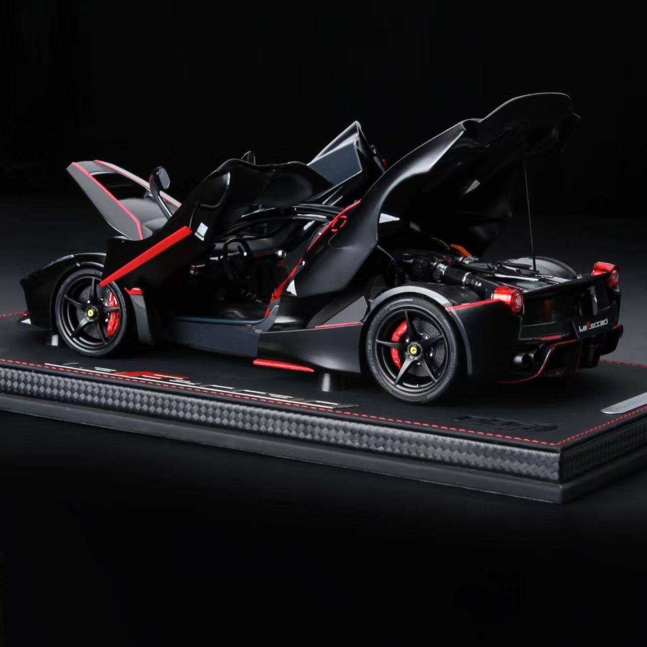 包含法拉利完胜梅赛德斯，阿隆索统治全场的词条