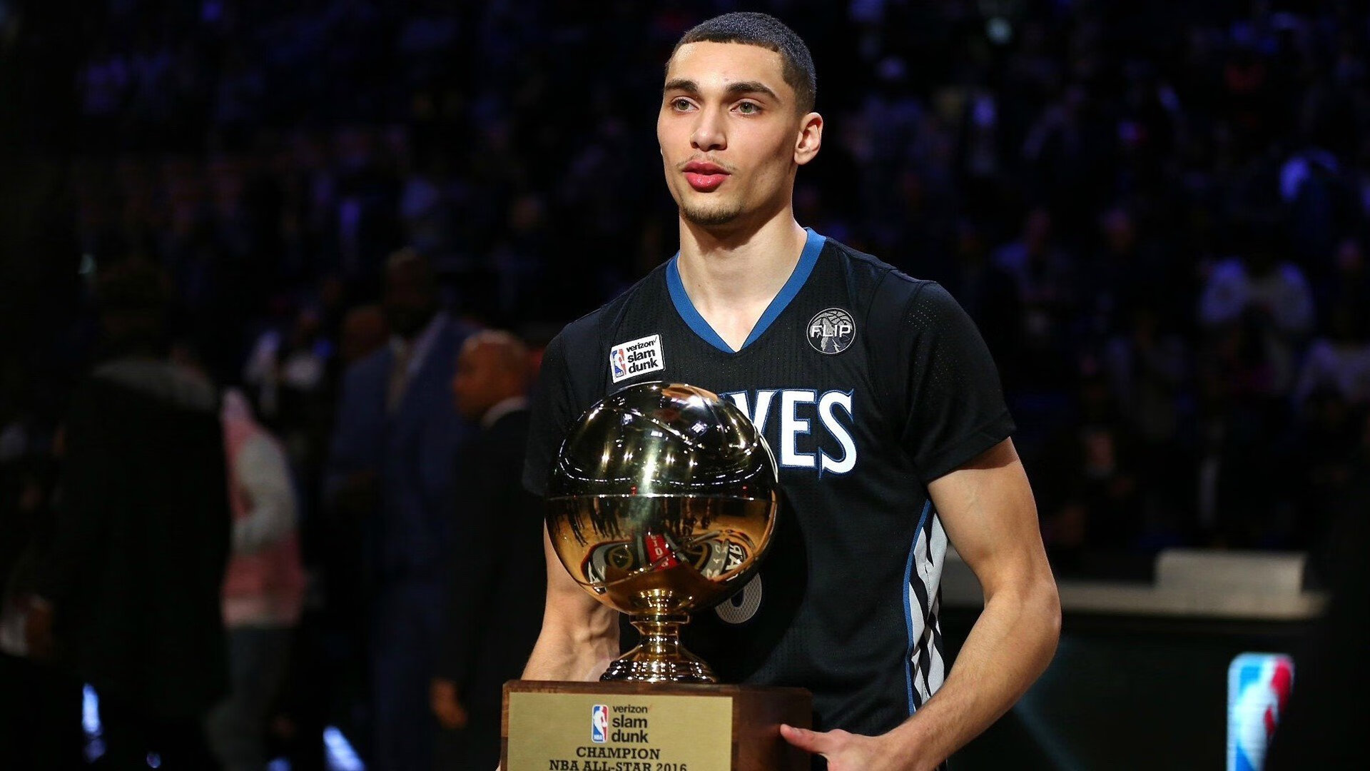 赛道与绿茵的传奇之夜，当F1争冠悬念遇上基耶萨的致命一击