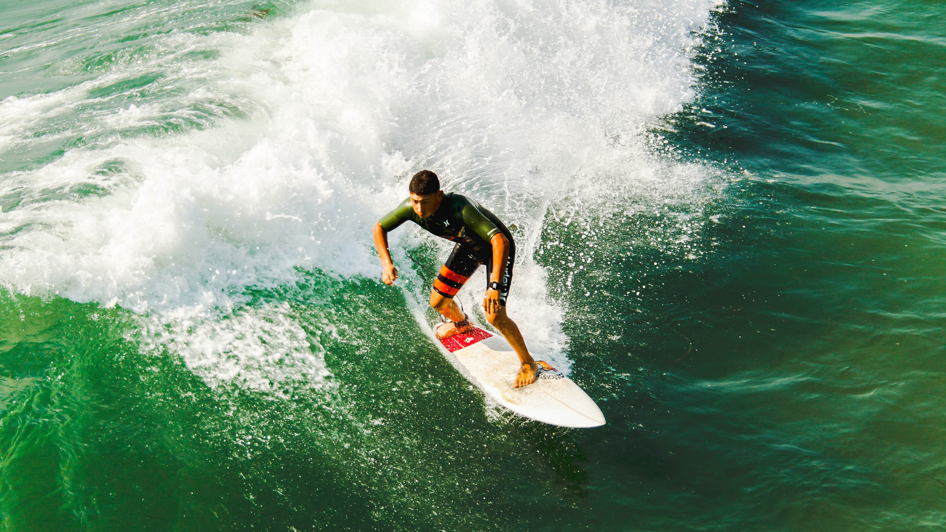 范弗利特冠军级表现闪耀赛场，雄鹿力克吉林队展现实力差距