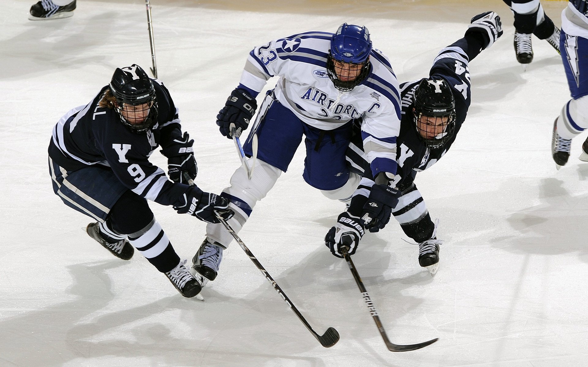 红魔横扫显底蕴，维尼修斯独舞定乾坤—双线战报下的风格启示